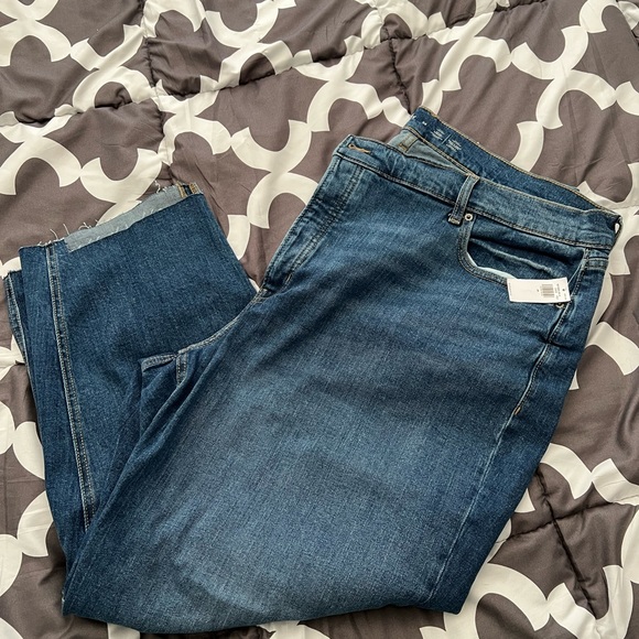 Old Navy Plus sized Women’s Jeans - Picture 5 of 8
